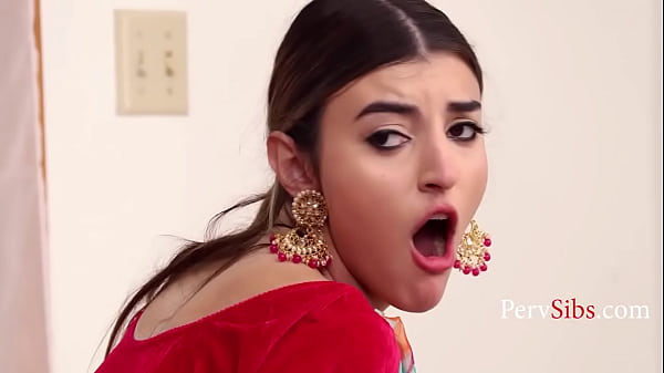 2 Indian-American Step Sisters Share A Cute White Guy – Julia James, Laynee James, Axel Haze