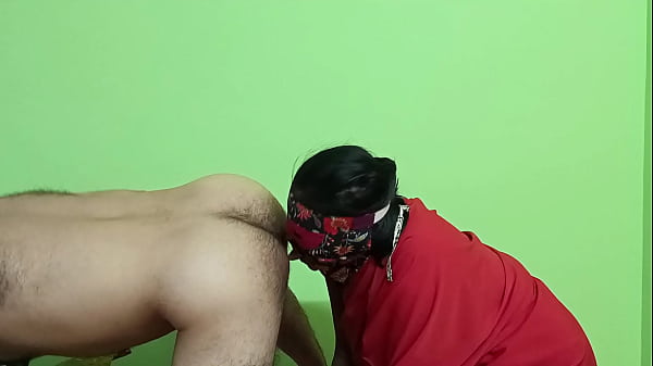Black Indian housewife sucking anus