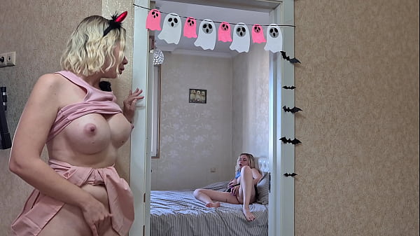 Caught My Step Sister Playing With Her Pussy – Ended Up Cumming Together. Halloween 2025