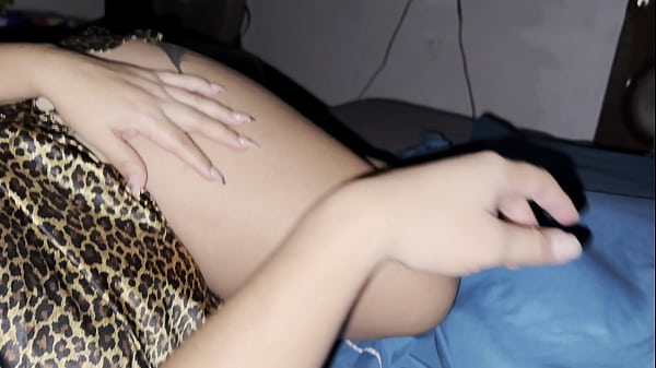 la puta de mi cuñada mamando verga