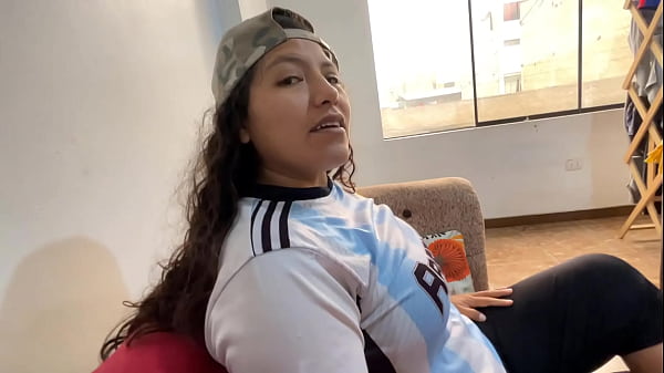 Le gane la competencia de videojuegos a mi mejor amiga y tuve que darme sexo oral y anal para celebrar