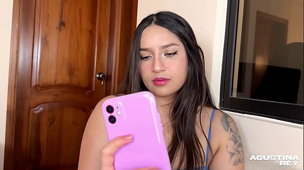 My big-booty influencer friend wants to film an anal porn with a cumshot on her face.