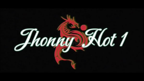 Safada do clitóris grande me esperou para comer ela no carro